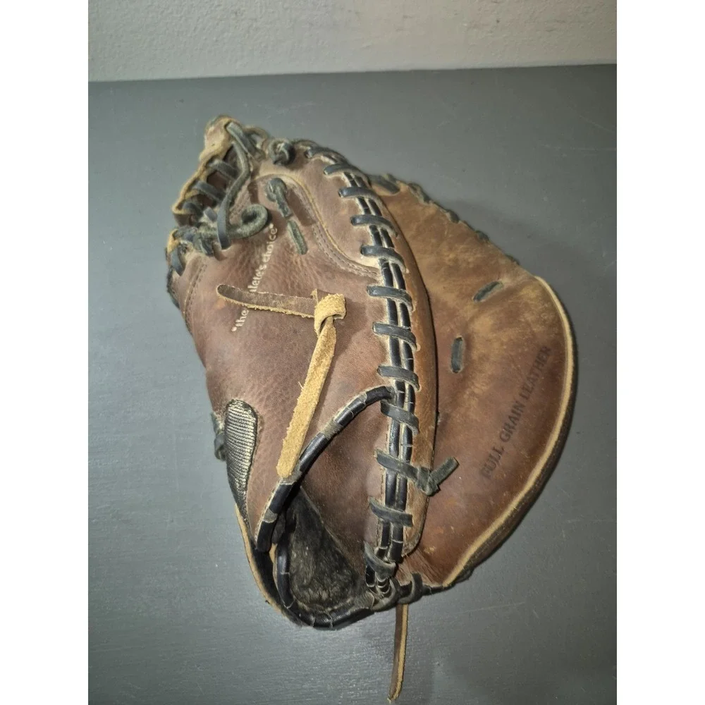 MacGregor MCCM200X Baseball Catchers Glove Mitt Full Grain Leather RHT 33